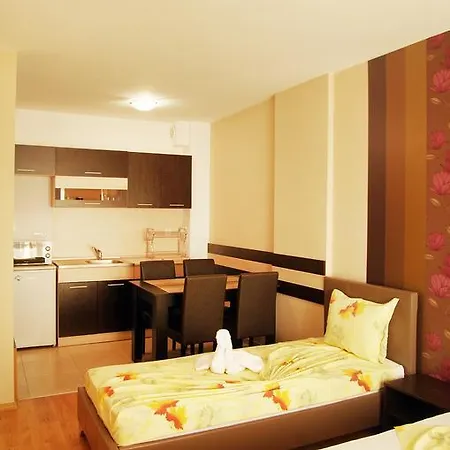 Club Complex * Νεσέμπαρ