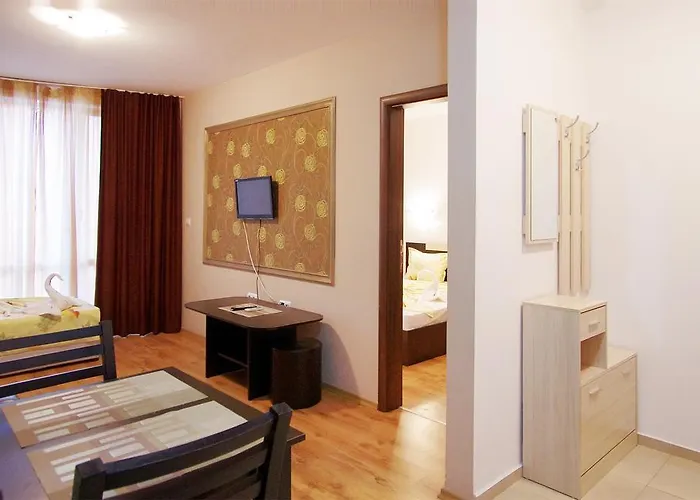 아파트 Club Complex *